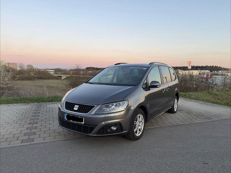 Gebraucht Seat Alhambra 4Drive 140 PS (102 kW) 2013 Grau Van / Kleinbus
