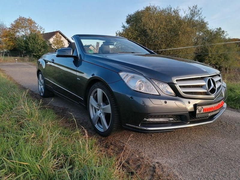 Tenoritgrau Gebraucht 2012 Mercedes E250 Cabrio | 19.919 € (Teuer) - Bild 1/4