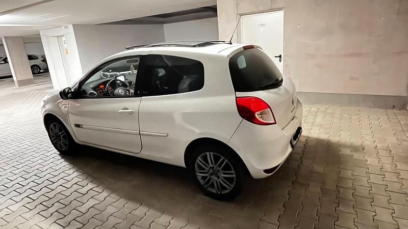 Gebraucht Renault Clio II Night&Day 2011 Weiß Kleinwagen