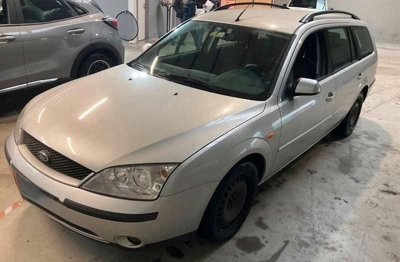 Gebraucht Ford Mondeo 131 PS (96 kW) 2002 Silber Kombi