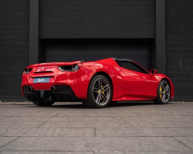Gebraucht Ferrari 488 670 PS (492 kW) 2019 Rot Cabrio