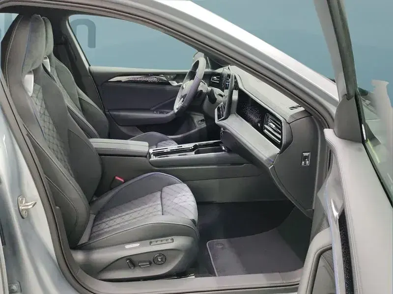 Neu VW Passat 265 PS (194 kW) 2026 Silber Kombi