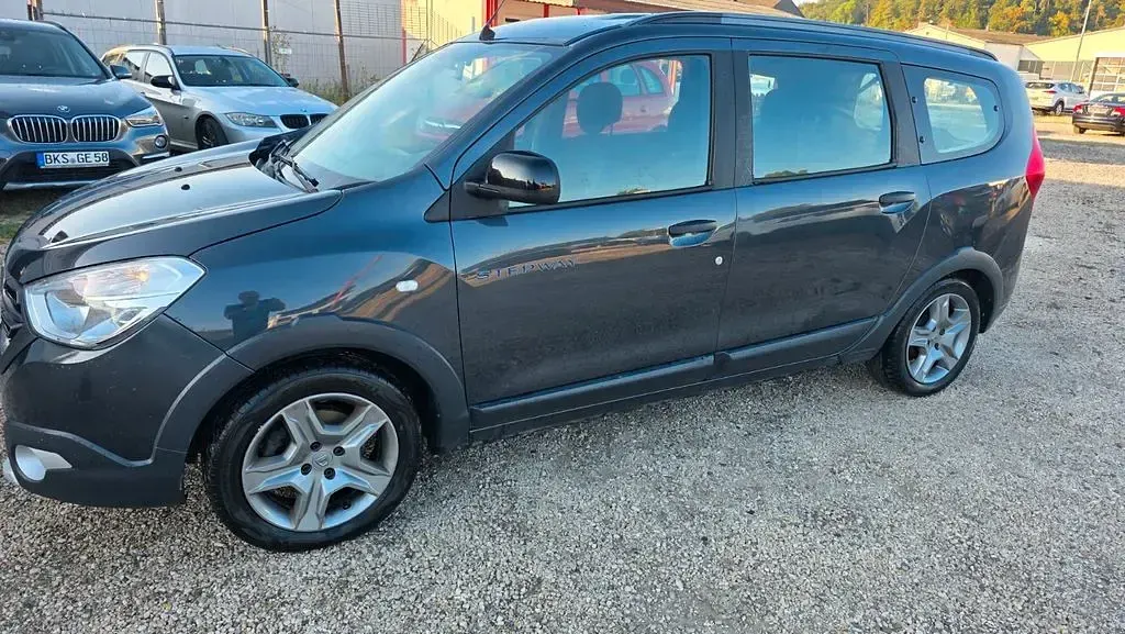 Gebraucht Dacia Lodgy Basis 83 PS (61 kW) 2020 Grau Van / Kleinbus