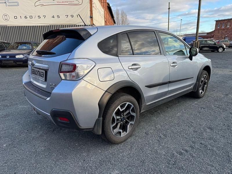 Gebraucht Subaru XV Comfort 147 PS (108 kW) 2016 Silber SUV