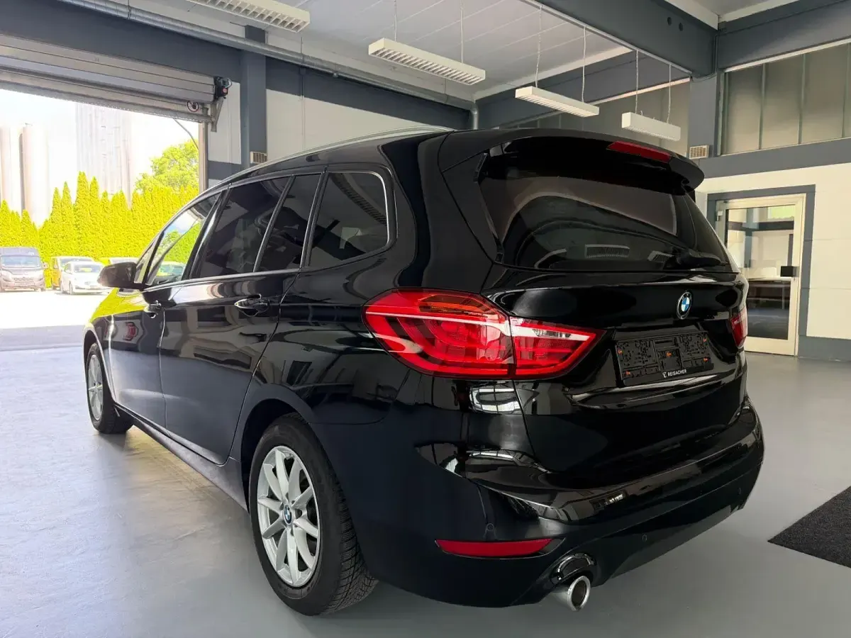 Gebraucht BMW 216 Gran Tourer Advantage 116 PS (85 kW) 2021 Schwarz Van / Kleinbus