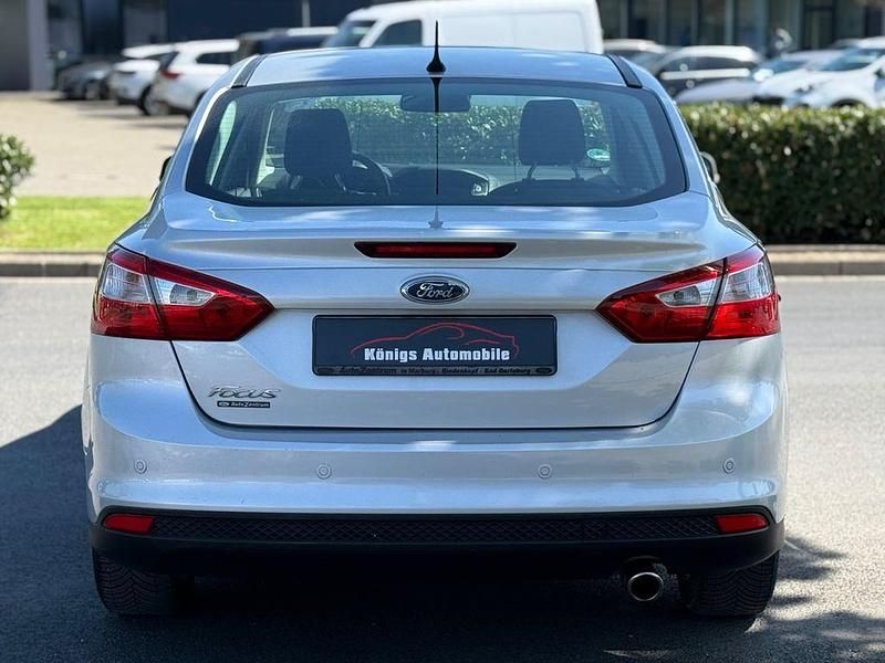 Używany Ford Focus Titanium 150 KM (110 kW) 2011 Szary Sedan/Limuzyna