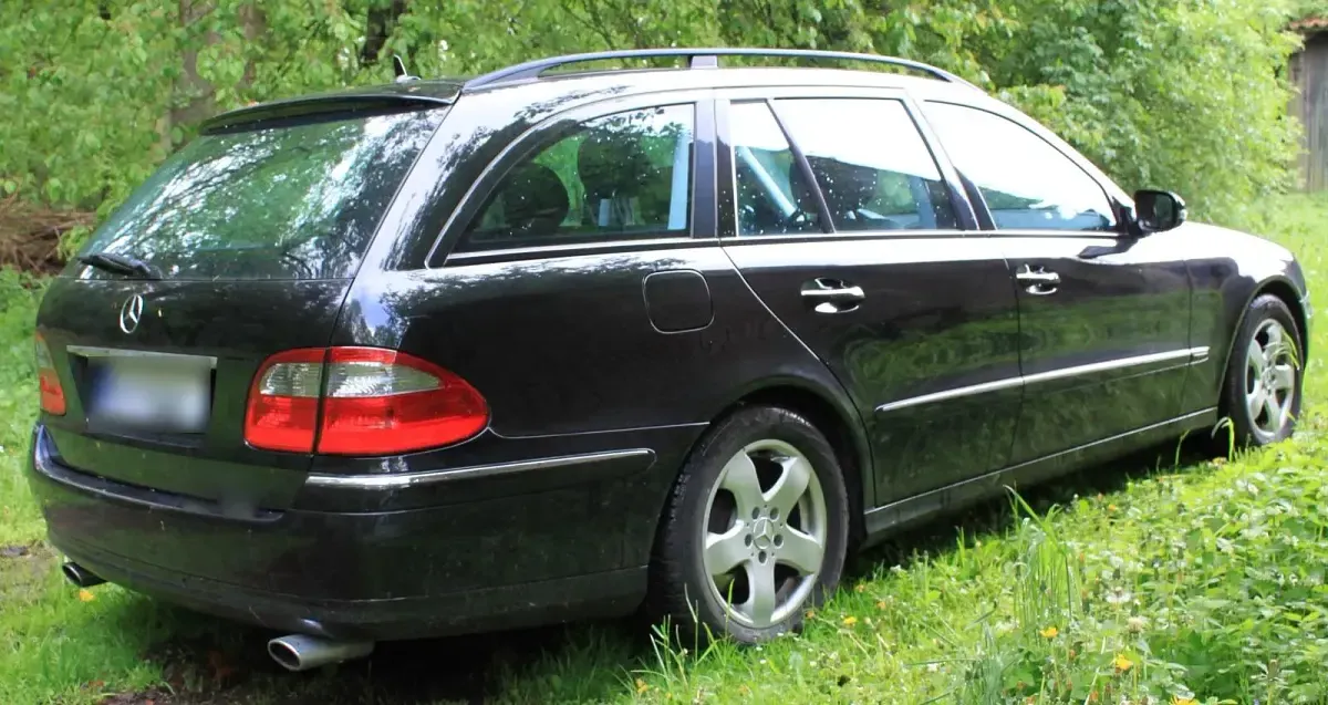 Gebraucht Mercedes E200 Avantgarde 184 PS (135 kW) 2007 Schwarz Kombi