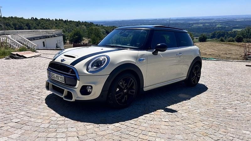 Weiß Gebraucht 2016 Mini Cooper SD Coupé Pepper Coupé | 16.800 € - Bild 1/4