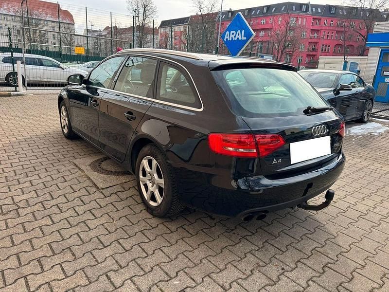 Gebraucht Audi A4 Attraction 120 PS (88 kW) 2011 Schwarz Kombi