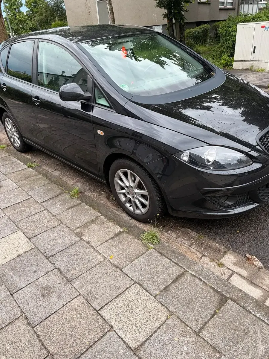 Gebraucht Seat Altea 125 PS (91 kW) 2009 Schwarz Kleinwagen