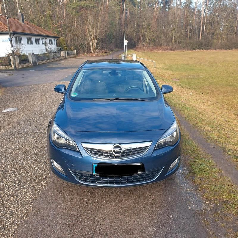 Blau Gebraucht 2010 Opel Astra Kleinwagen | 6.400 € (Fairer Preis) - Bild 1/4