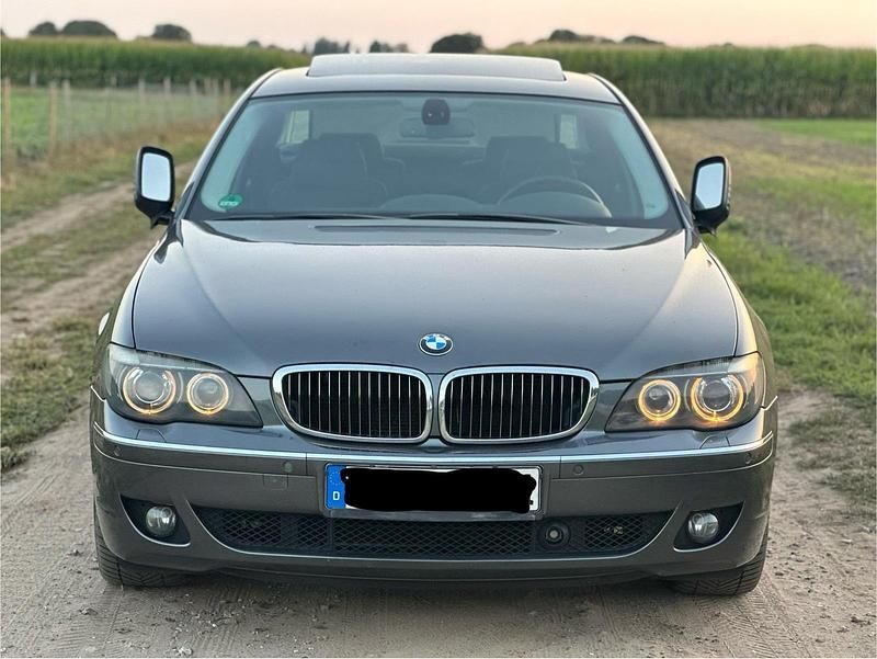 Grau Gebraucht 2006 BMW 740 Limousine | 3.600 € (Superpreis) - Bild 1/4