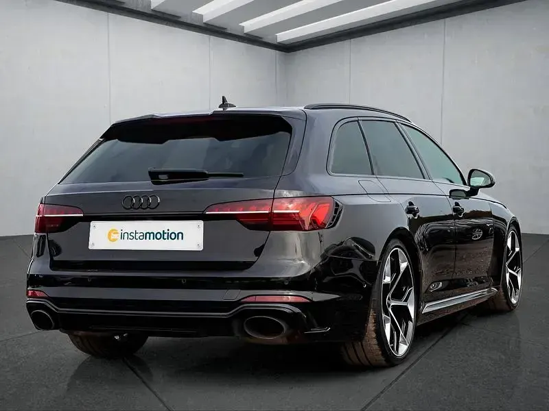 Używany Audi RS4 450 KM (330 kW) 2023 Czarny Kombi