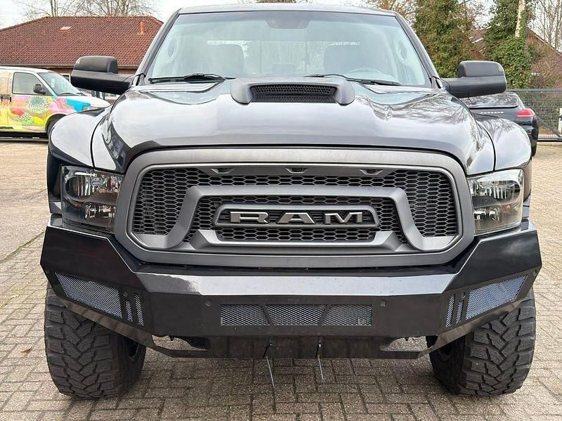 Gebraucht Dodge Ram 401 PS (294 kW) 2019 Schwarz Abholung