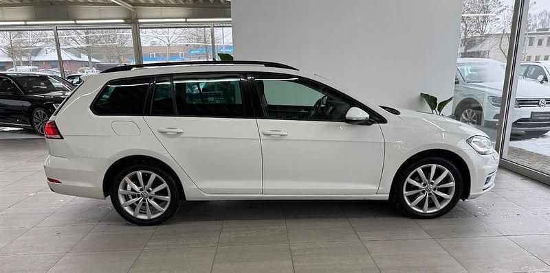 Gebraucht VW Golf VII Comfortline 150 PS (110 kW) 2019 Weiß Limousine