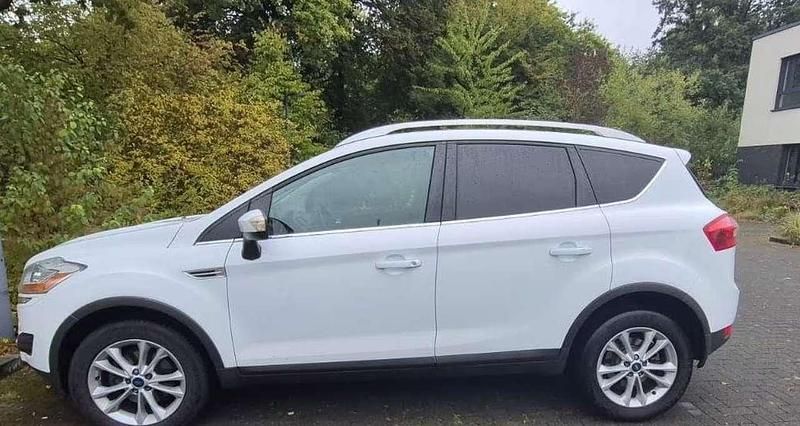Weiß Gebraucht 2011 Ford Kuga Titanium SUV | 5.999 € (Guter Preis) - Bild 1/4