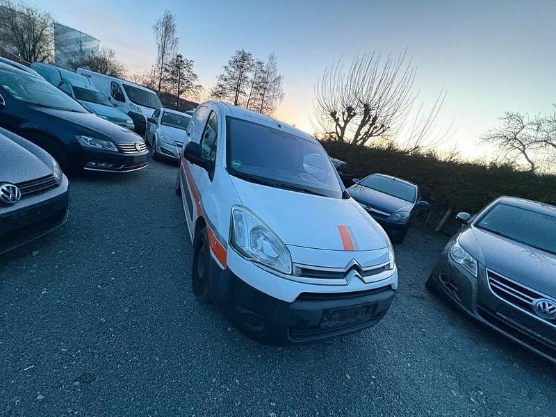 Gebraucht Citroën Berlingo Attraction 75 PS (55 kW) 2013 Weiß Van / Kleinbus