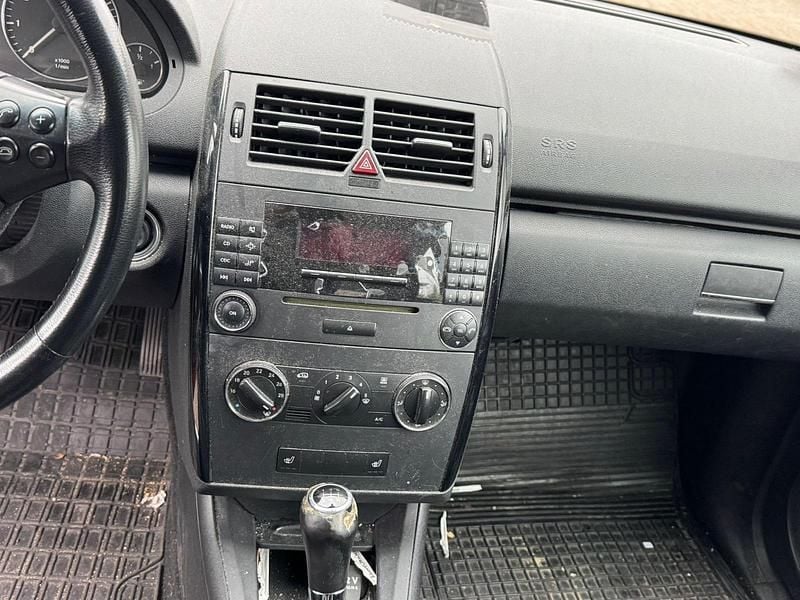 Gebraucht Mercedes A150 95 PS (69 kW) 2008 Rot Kleinwagen