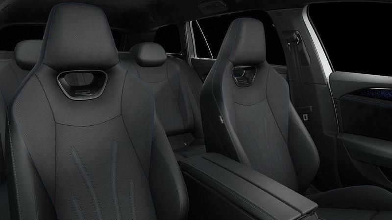Gebraucht VW Passat R-line 292 PS (214 kW) 2025 Weiß Kombi