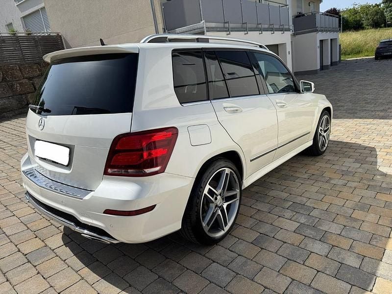 Weiß Gebraucht 2013 Mercedes GLK350 AMG SUV | 25.900 € (Etwas zu teuer) - Bild 1/4