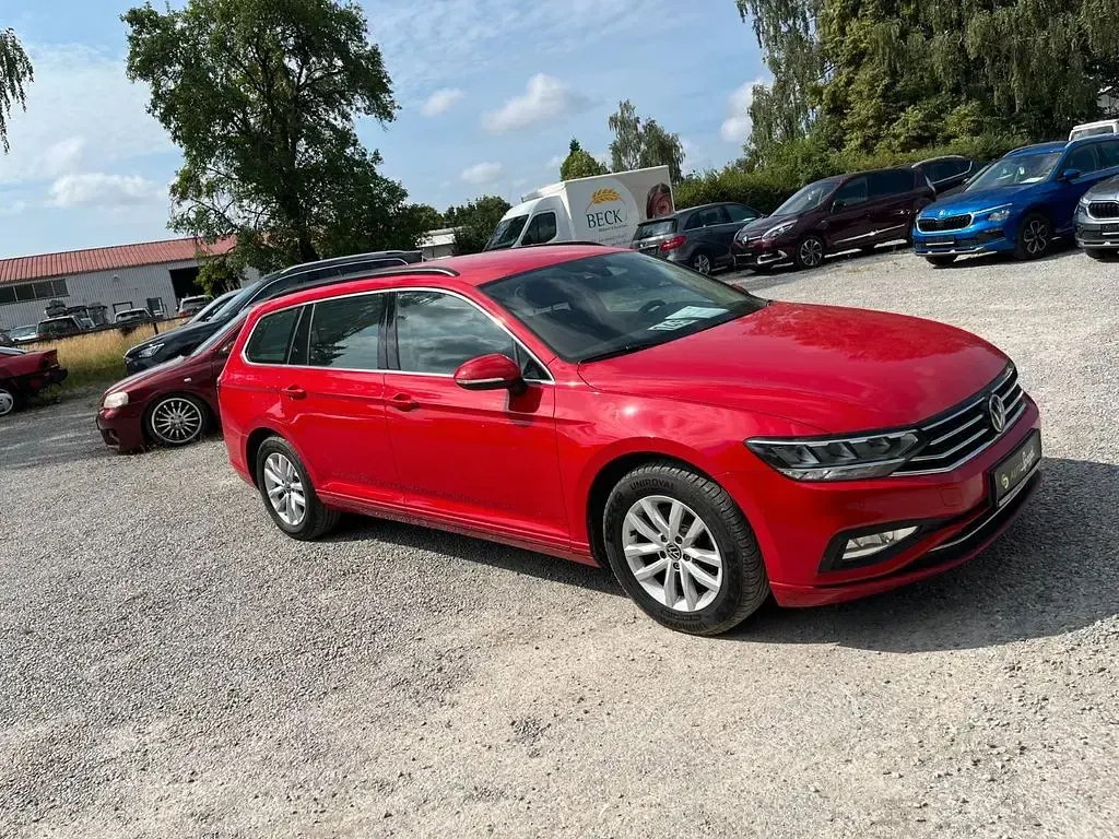 Gebraucht VW Passat Business 122 PS (89 kW) 2023 Rot Kombi