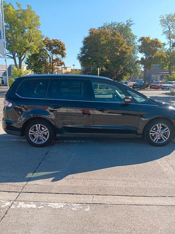 Schwarz Gebraucht 2021 Ford Galaxy Van / Kleinbus | 18.900 € (Fairer Preis) - Bild 1/4
