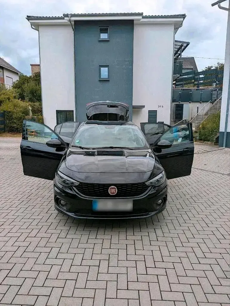 Gebraucht Fiat Tipo S 120 PS (88 kW) 2020 Schwarz Limousine
