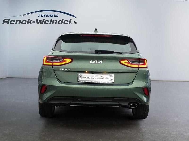 Gebraucht Kia Ceed Vision 101 PS (74 kW) 2024 Grün Kleinwagen