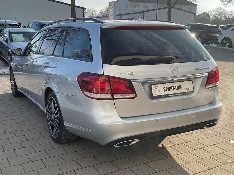 Gebraucht Mercedes E250 Night 204 PS (150 kW) 2017 Silber Limousine