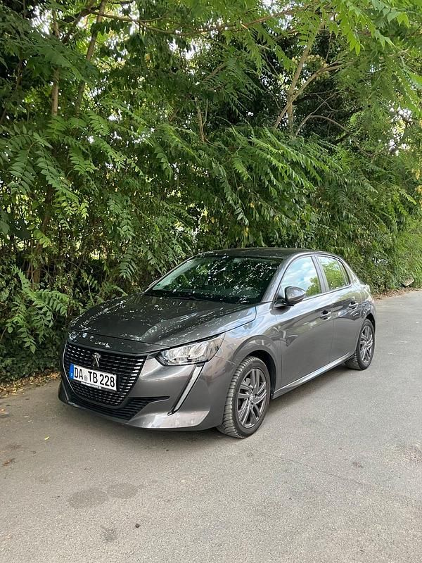 Grau Gebraucht 2021 Peugeot 208 Kleinwagen | 10.900 € (Guter Preis) - Bild 1/4