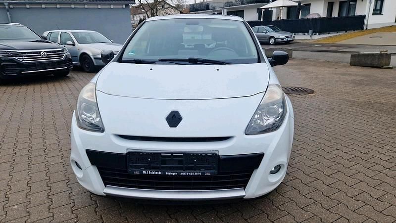 Gebraucht Renault Clio II 100 PS (73 kW) 2011 Weiß Kleinwagen