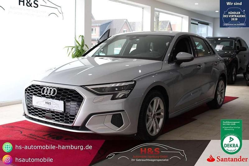 Silber Gebraucht 2023 Audi A3 Sportback Sport Kombi | 26.800 € (Guter Preis) - Bild 1/4