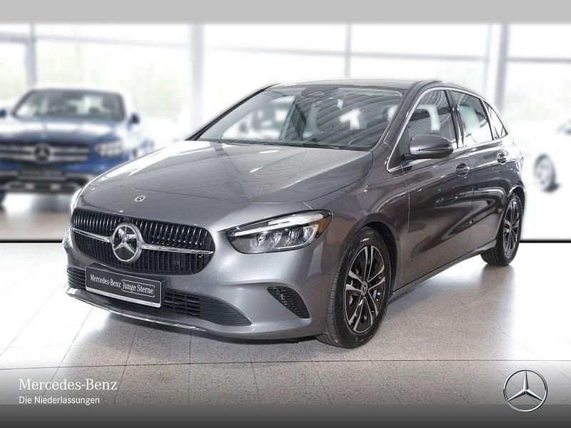 Gebraucht Mercedes B220 Progressive 190 PS (139 kW) 2025 Mountain grau Van / Kleinbus
