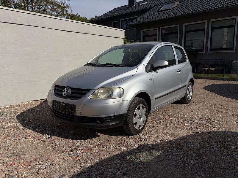 Second-hand VW Fox Basis 54 CP (39 kW) 2007 Argintiu Hatchback