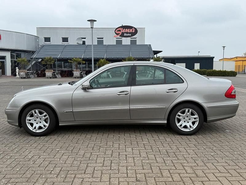 Second-hand Mercedes E200 184 CP (135 kW) 2007 Gri Berlinǎ