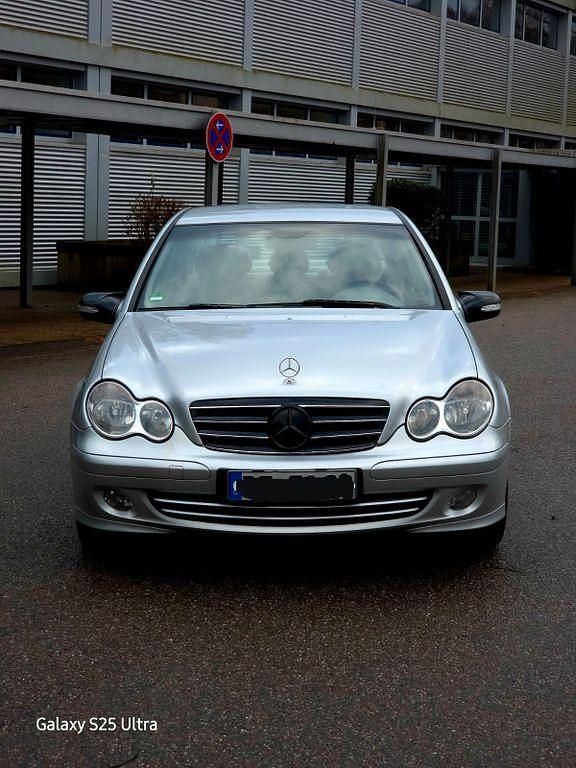 Gebraucht Mercedes C220 Classic 150 PS (110 kW) 2004 Silber Limousine