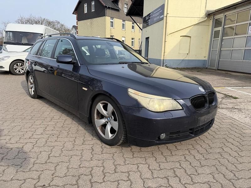 Gebraucht BMW 525 177 PS (130 kW) 2005 Blau Kombi