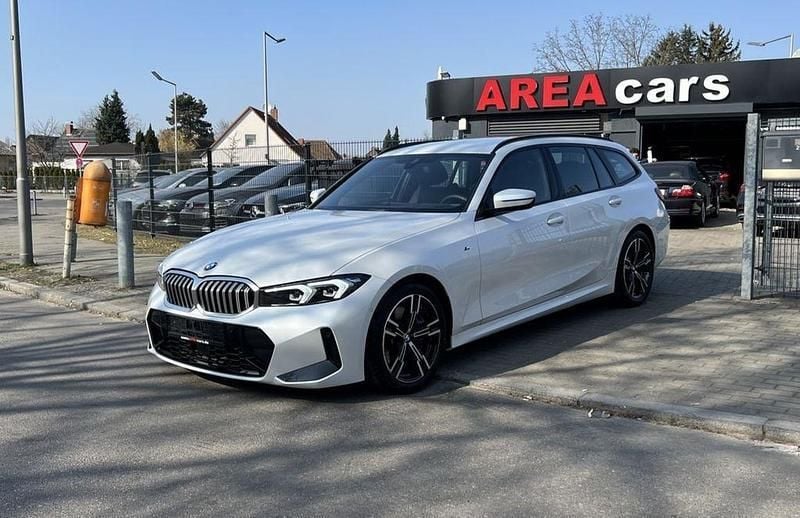 Weiß Gebraucht 2024 BMW 330 M Sport Limousine | 36.900 € - Bild 1/4