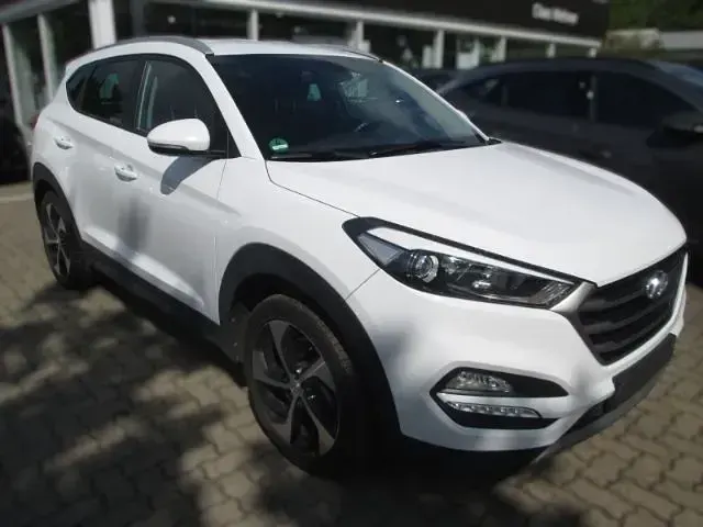 Gebraucht Hyundai Tucson Advantage 141 PS (103 kW) 2017 Weiss SUV