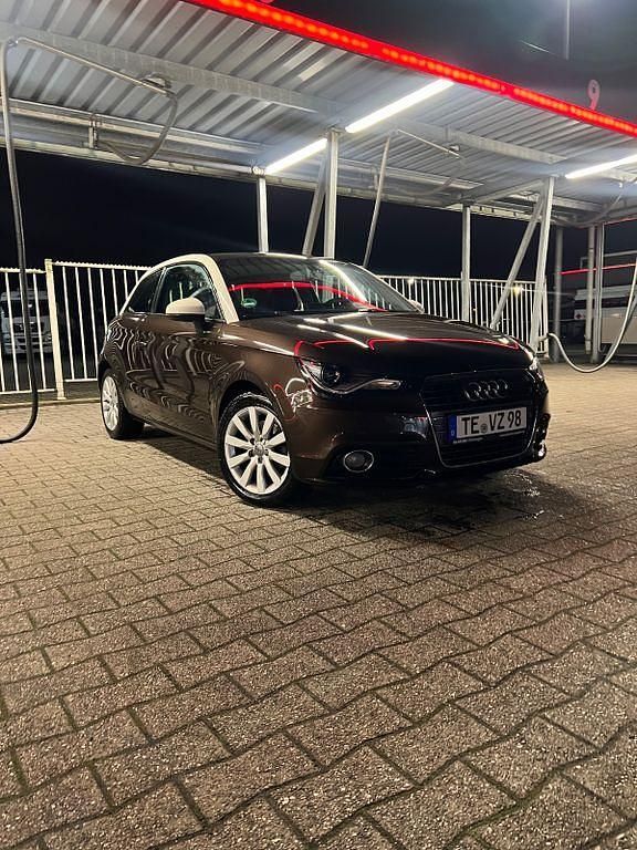 Gebraucht Audi A1 Sport 122 PS (89 kW) 2013 Braun Kleinwagen