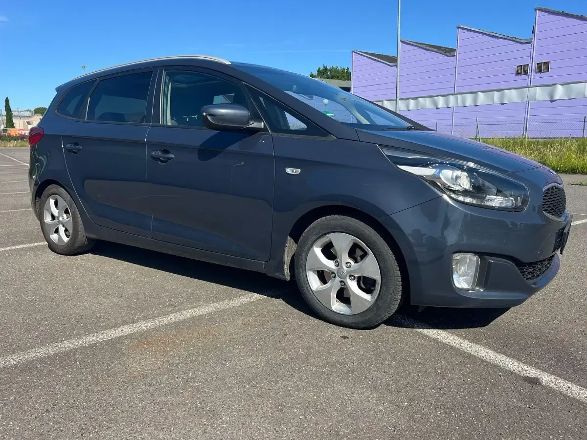 Gebraucht Kia Carens Vision 136 PS (100 kW) 2013 Grau Van / Kleinbus