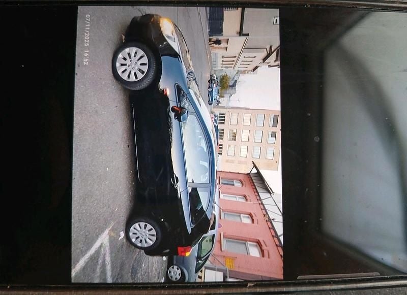 Second-hand Kia Rio 86 CP (63 kW) 2012 Negru Hatchback