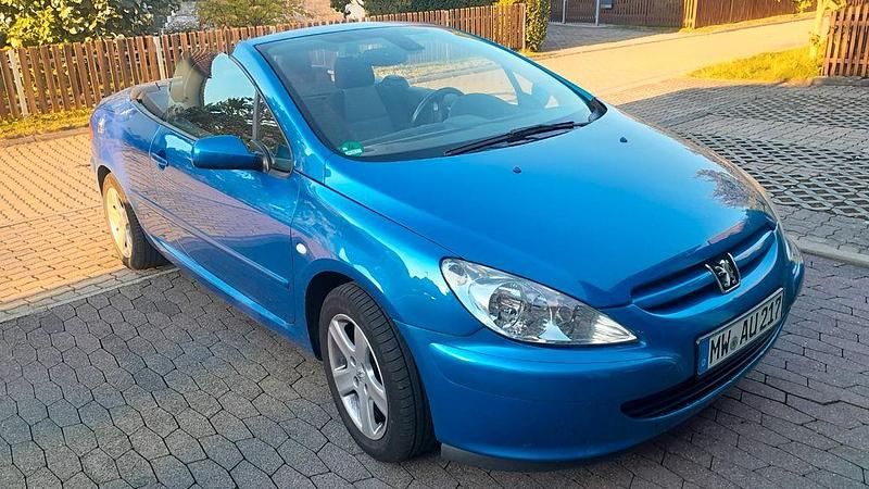Blau Gebraucht 2005 Peugeot 307 CC Cabrio | 1.790 € - Bild 1/4