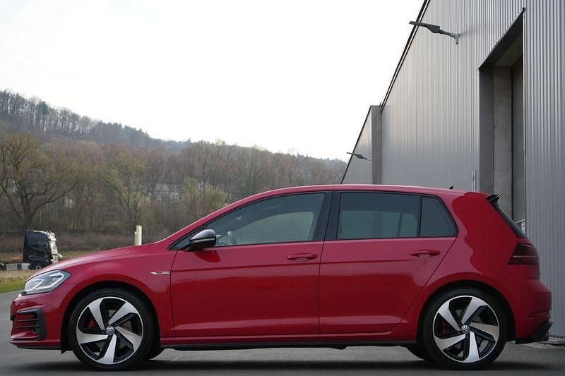 Gebraucht VW Golf VII GTI 230 PS (169 kW) 2018 Rot Limousine