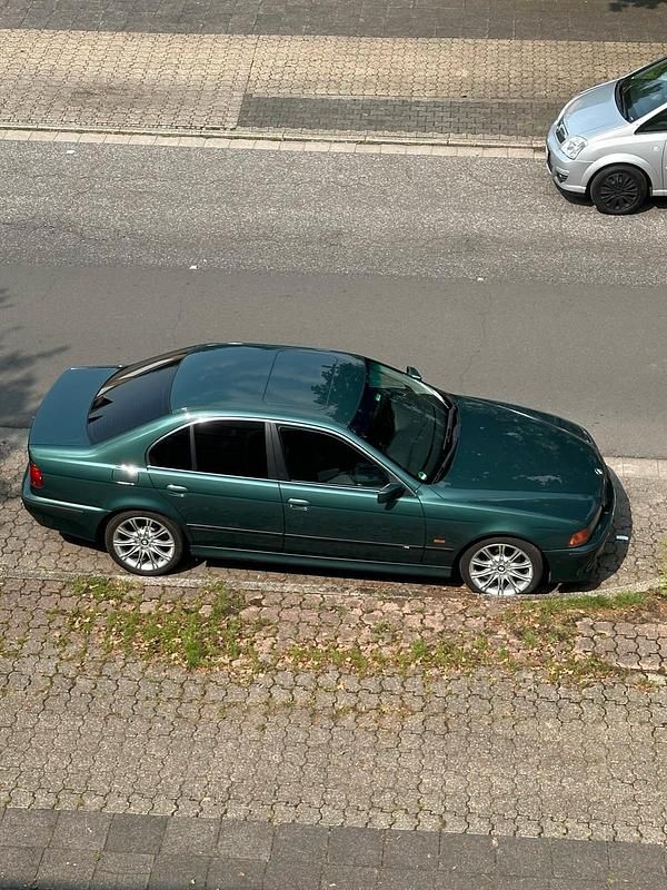 Grün Gebraucht 1997 BMW 523 Limousine | 6.350 € - Bild 1/4