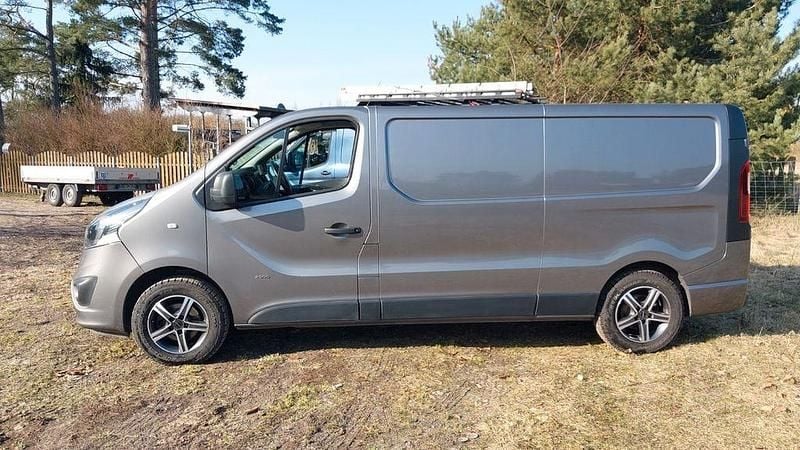 Gebraucht Opel Vivaro 125 PS (91 kW) 2017 Grau Van / Kleinbus