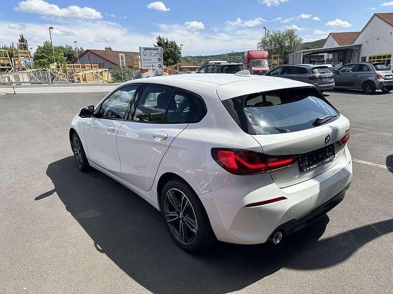 Gebraucht BMW 118 Sport Line 136 PS (100 kW) 2022 Weiß Kleinwagen