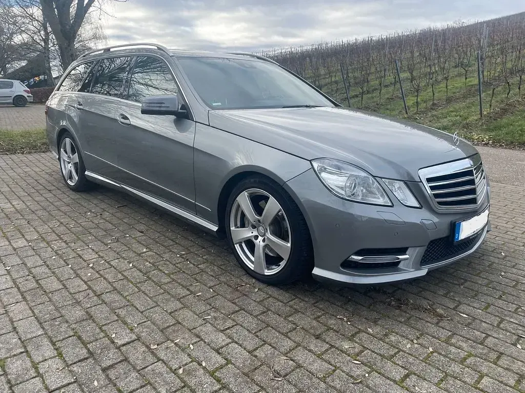 Gebraucht Mercedes E350 265 PS (194 kW) 2012 Silber Limousine