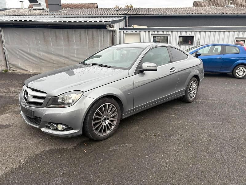 Grau Gebraucht 2012 Mercedes C250 Coupé | 5.690 € (Superpreis) - Bild 1/4