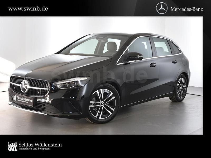 Metalliclack kosmosschwarz Gebraucht 2025 Mercedes B180 Progressive Van / Kleinbus | 31.770 € (Fairer Preis) - Bild 1/4